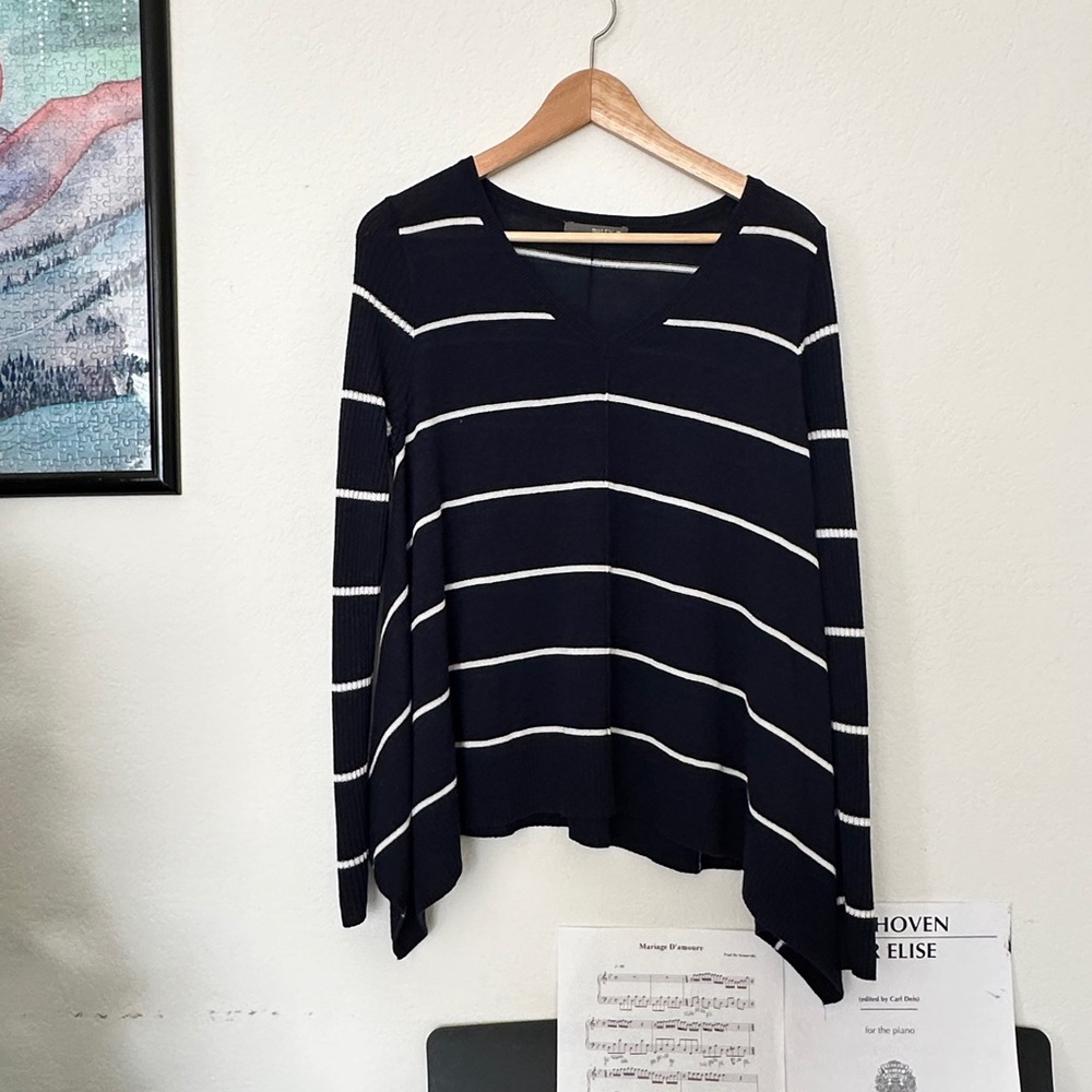 MATTY M NAVY WHITE STRIPED V-NECK SWING TOP BRETON NAUTICAL COASTAL GRANDMA M